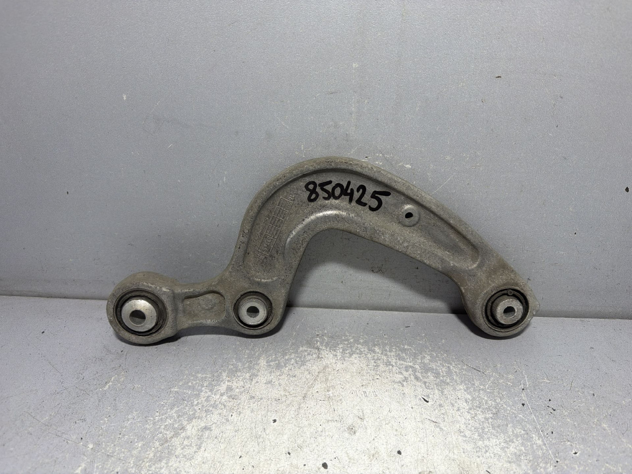 DIJELOVI RAME AUDI A4 (B9) > 15-18 8W0505361E