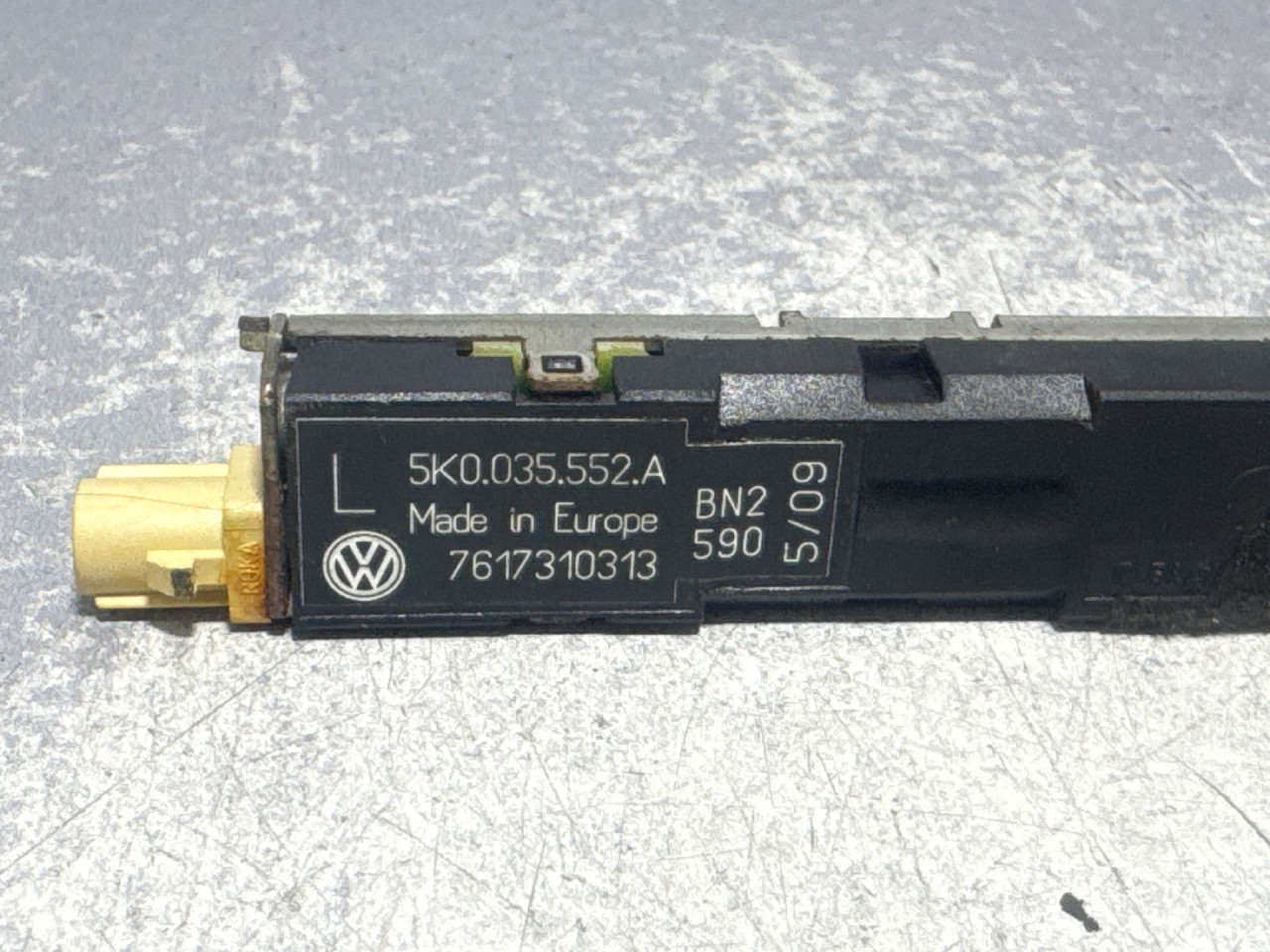 DIJELOVI ANTENA VW GOLF 6 > 08-12 5K0035552A