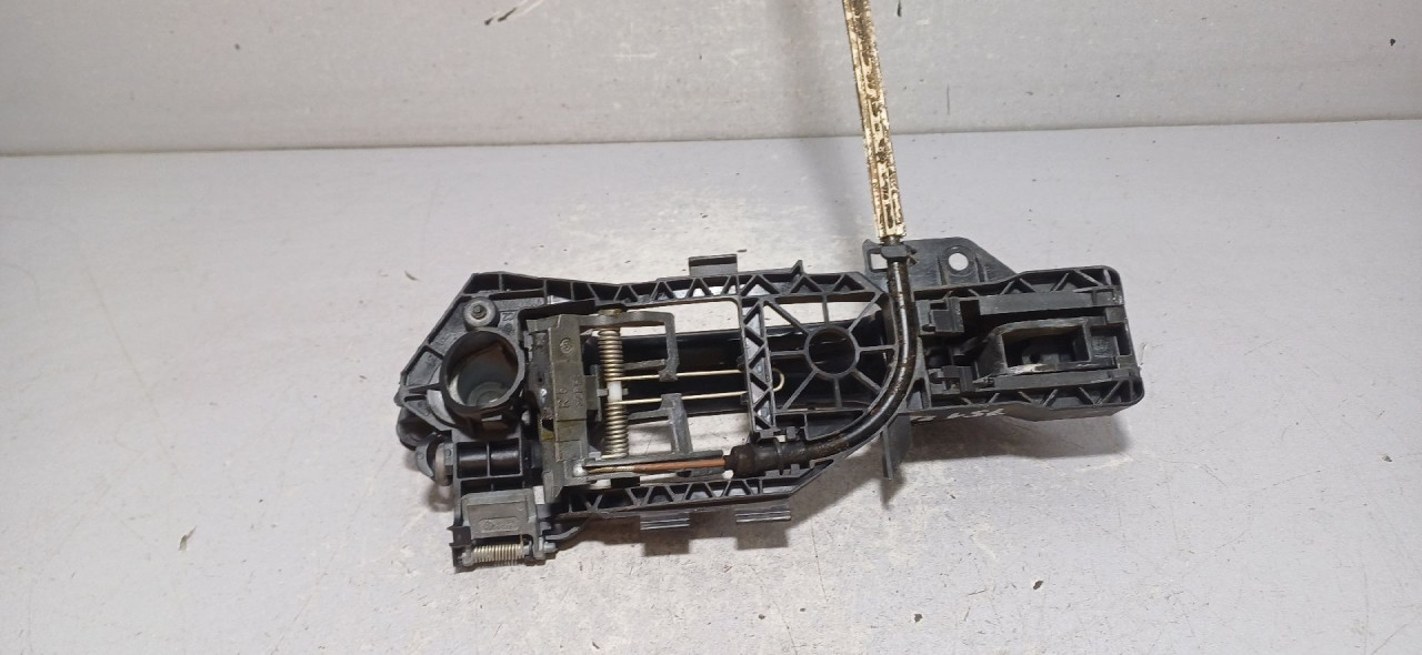 DIJELOVI RUCKA VRATA VW PASSAT B7 > 10-14 3C0837886J