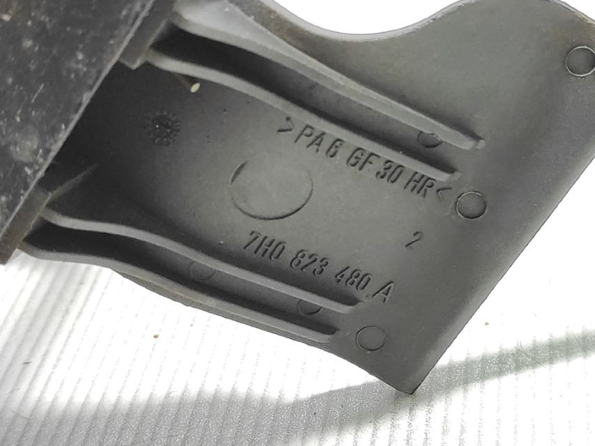 DIJELOVI BRAVA HAUBE VW T5 > 03-09 7H0823480A