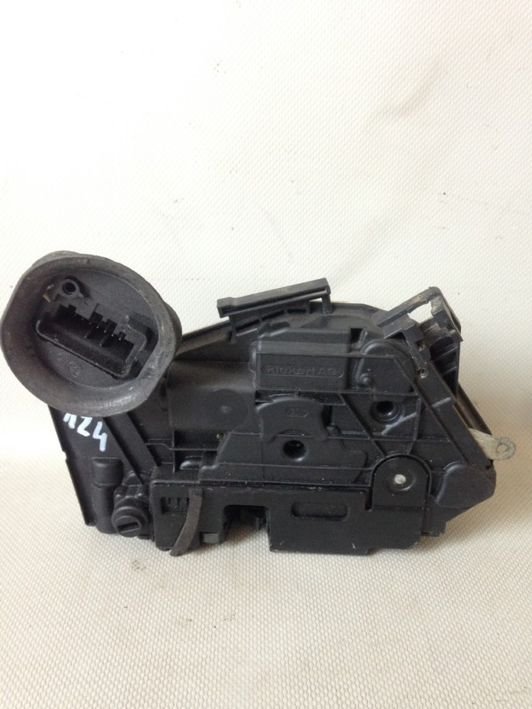 DIJELOVI BRAVA VRATA VW GOLF 7 > 12-16 5K4839015B