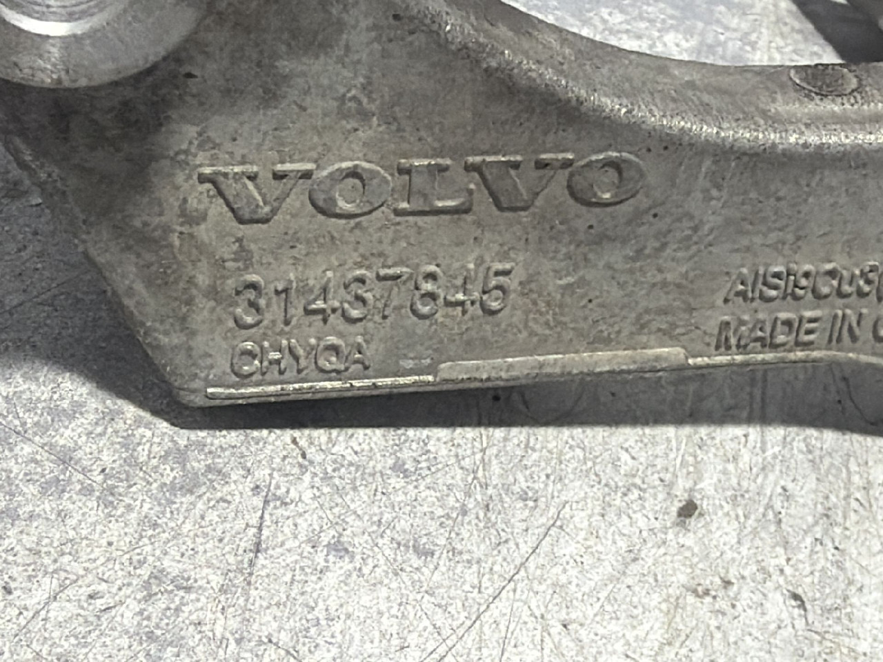 DIJELOVI NOSAC VOLVO XC60 > 17- 31437845