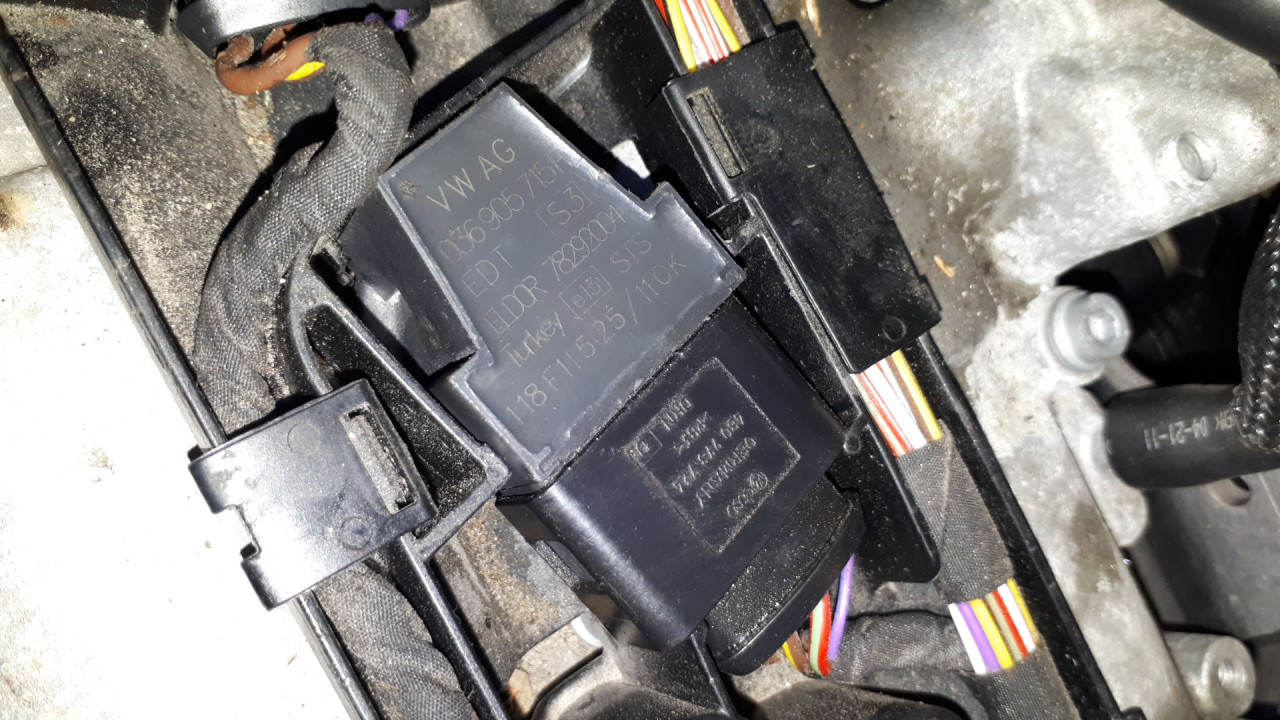 DIJELOVI BOMBINA VW PASSAT B7 > 10-14 036905715F