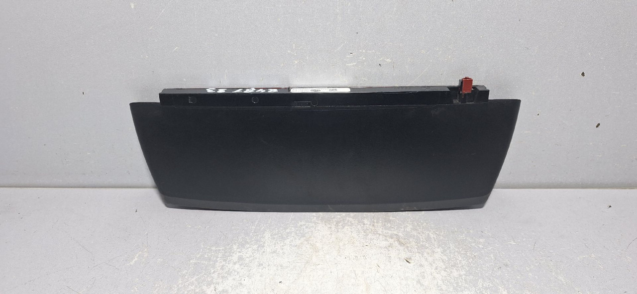 DIJELOVI TRECE STOP SVJETLO AUDI A4 (B9) > 15-18 8W5945097