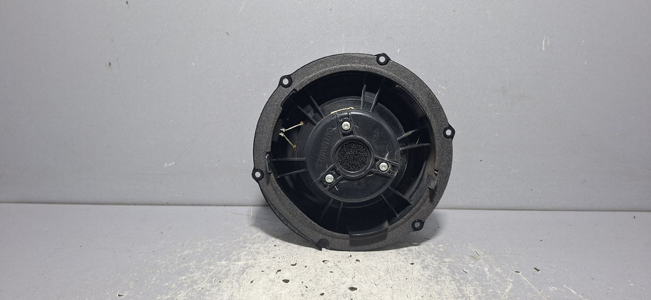 DIJELOVI ZVUCNIK VW PASSAT B8 > 14-19 2.0 1Q0035454D