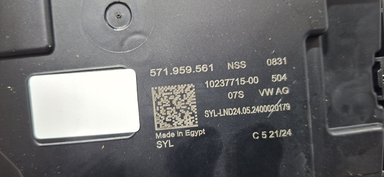 DIJELOVI RASVJETA U KABINI VW TIGUAN > 20- 2.0 571959561