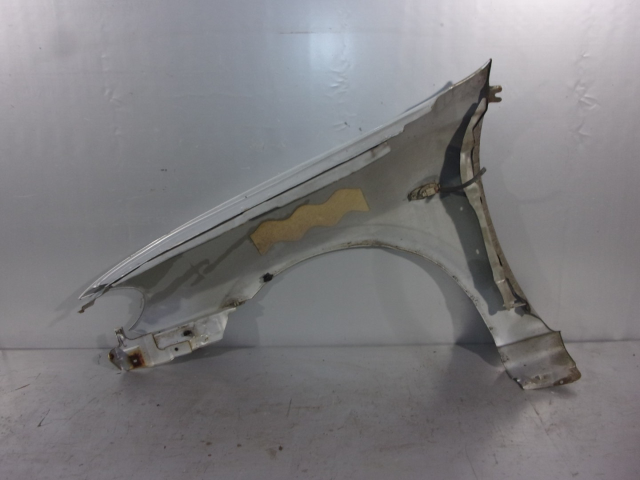 DIJELOVI BLATOBRAN NISSAN ALMERA > 00-02 DS422012