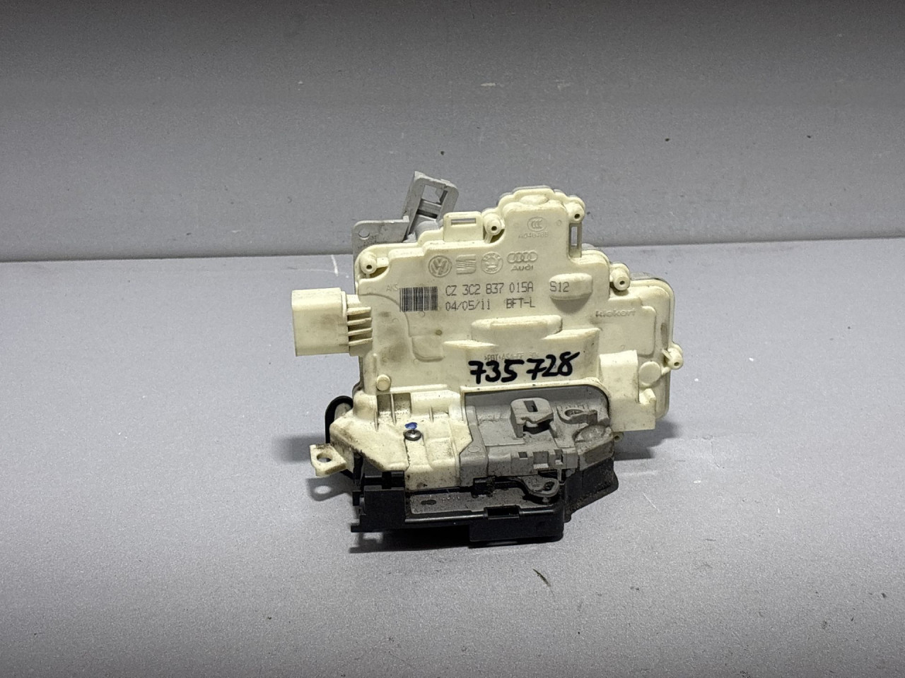 DIJELOVI BRAVA VRATA VW PASSAT B7 > 10-14 1.6 3C2837015A