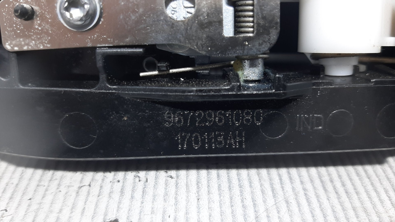RUCKA VRATA PEUGEOT 208 > 12-15 9672961080