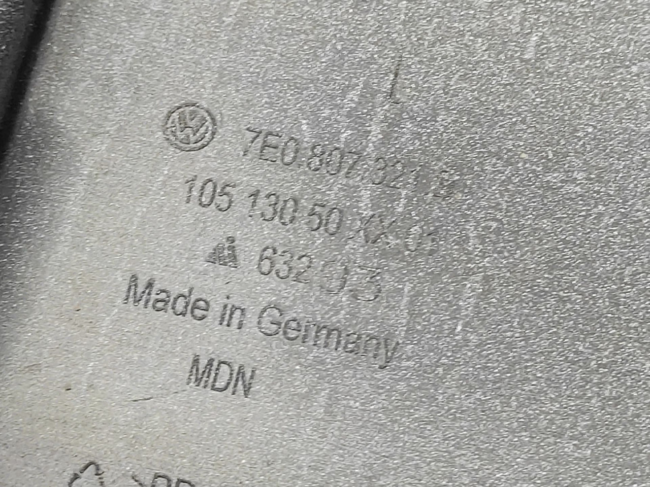 DIJELOVI ZADNJI DIO BRANIKA VW T6 > 15- 7E0807321D