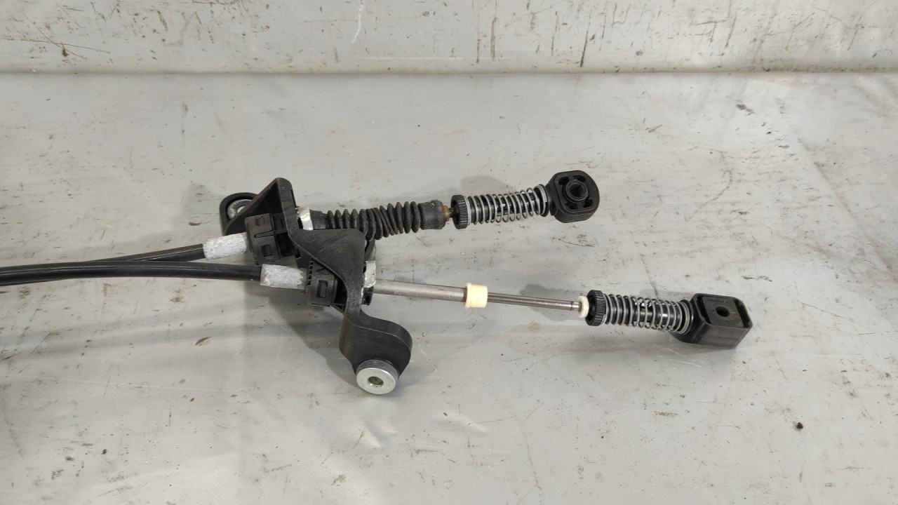 DIJELOVI SALTEBLA VW SHARAN > 10- 7N0711049A
