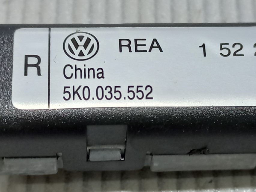 DIJELOVI ANTENA VW GOLF 6 > 08-12 5K0035552