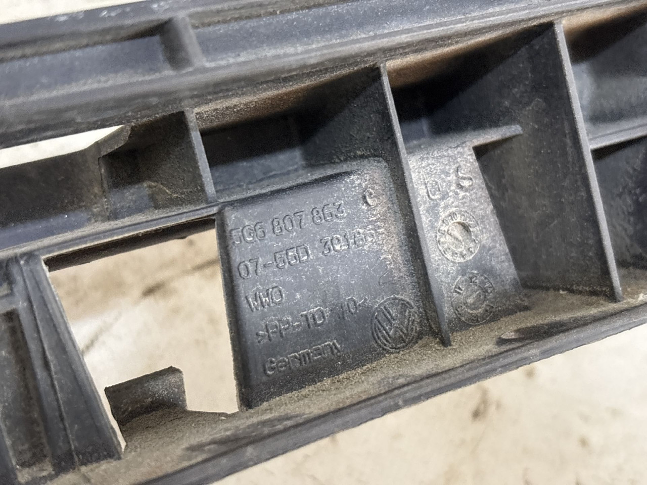 POTPORA ZADNJEG BRANIKA VW GOLF 7 > 12-16 5G6807863