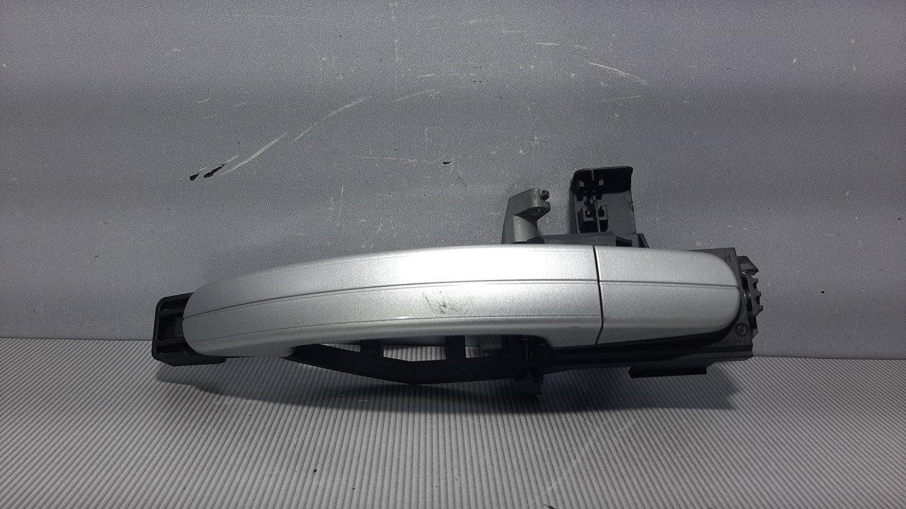 RUCKA VRATA FORD FOCUS > 05-07 4M51A266B23