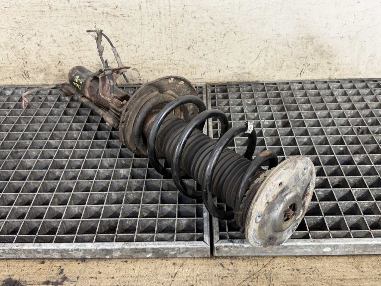 DIJELOVI AMORTIZER LAND ROVER EVOQUE > 11-15 2.2 BJ3218K001CC