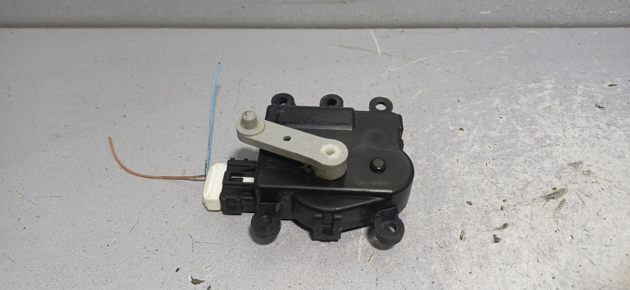 DIJELOVI MOTORIC KLAPNE MAZDA 3 > 13-16