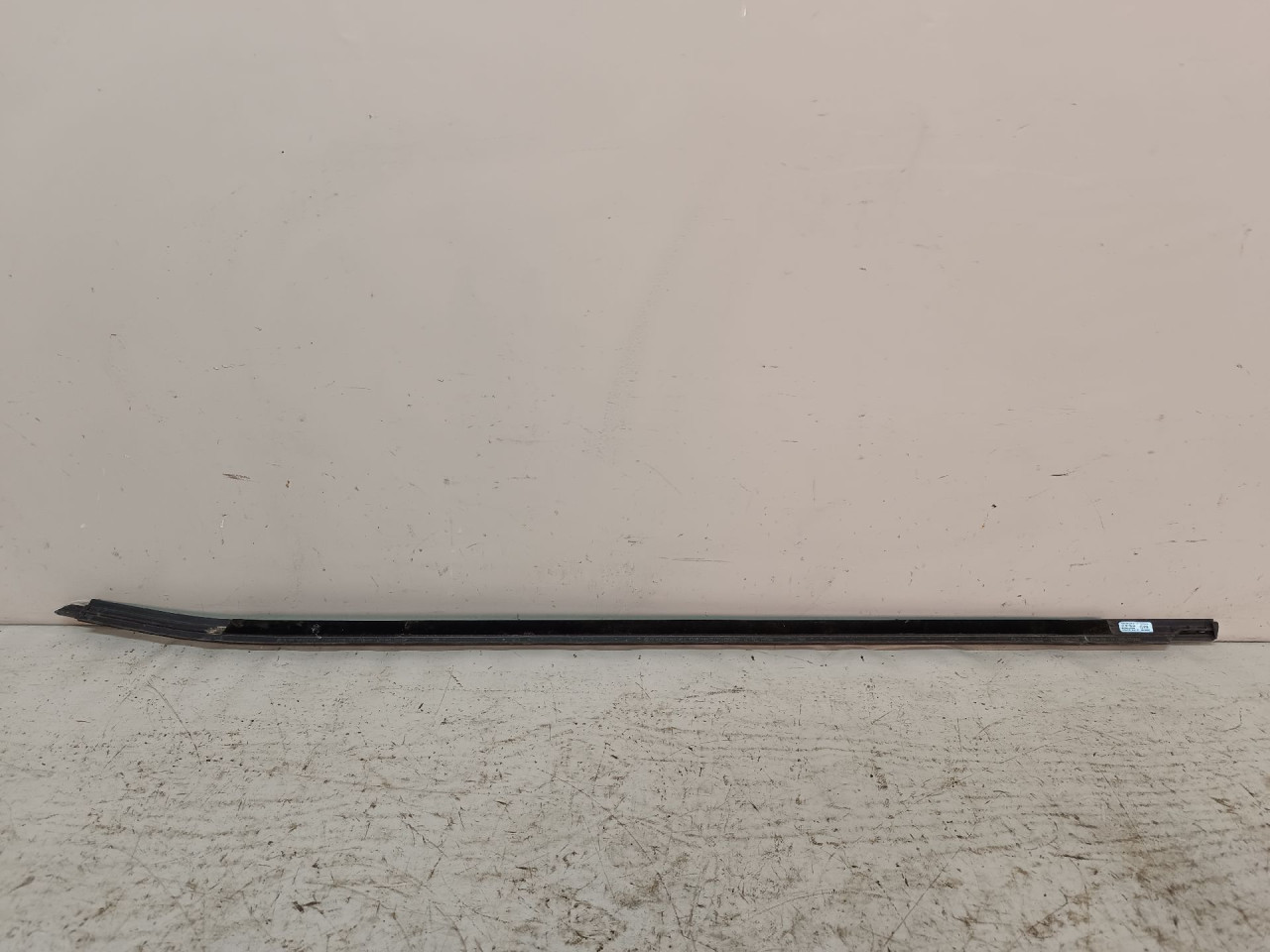 DIJELOVI LAJSNA SKODA SUPERB > 15-19 3V0837476F