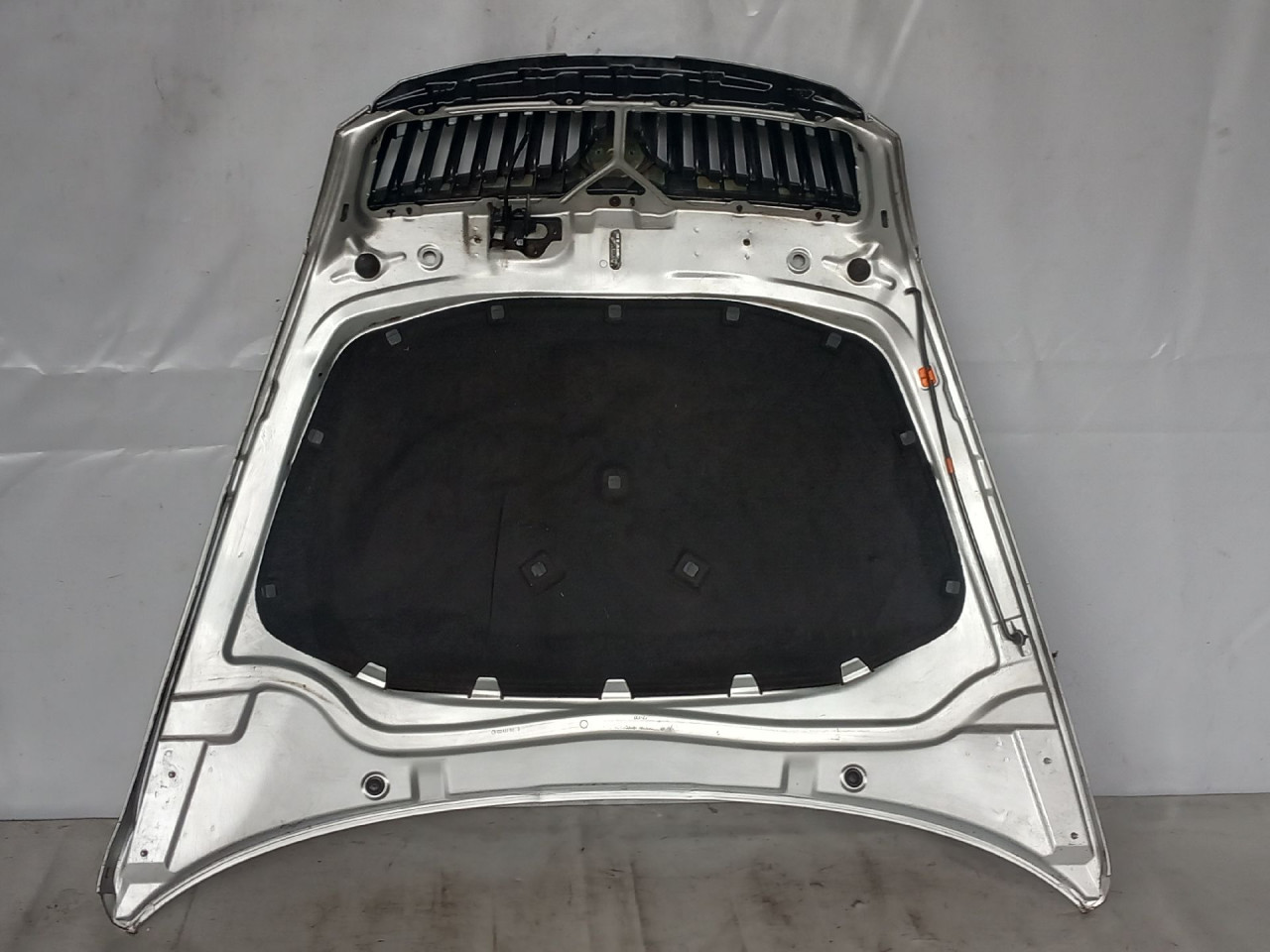 DIJELOVI HAUBA SKODA OCTAVIA > 08-13 1Z0823155B