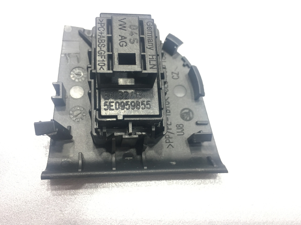 DIJELOVI PREKIDAC SKODA OCTAVIA > 13-16 5E0959855