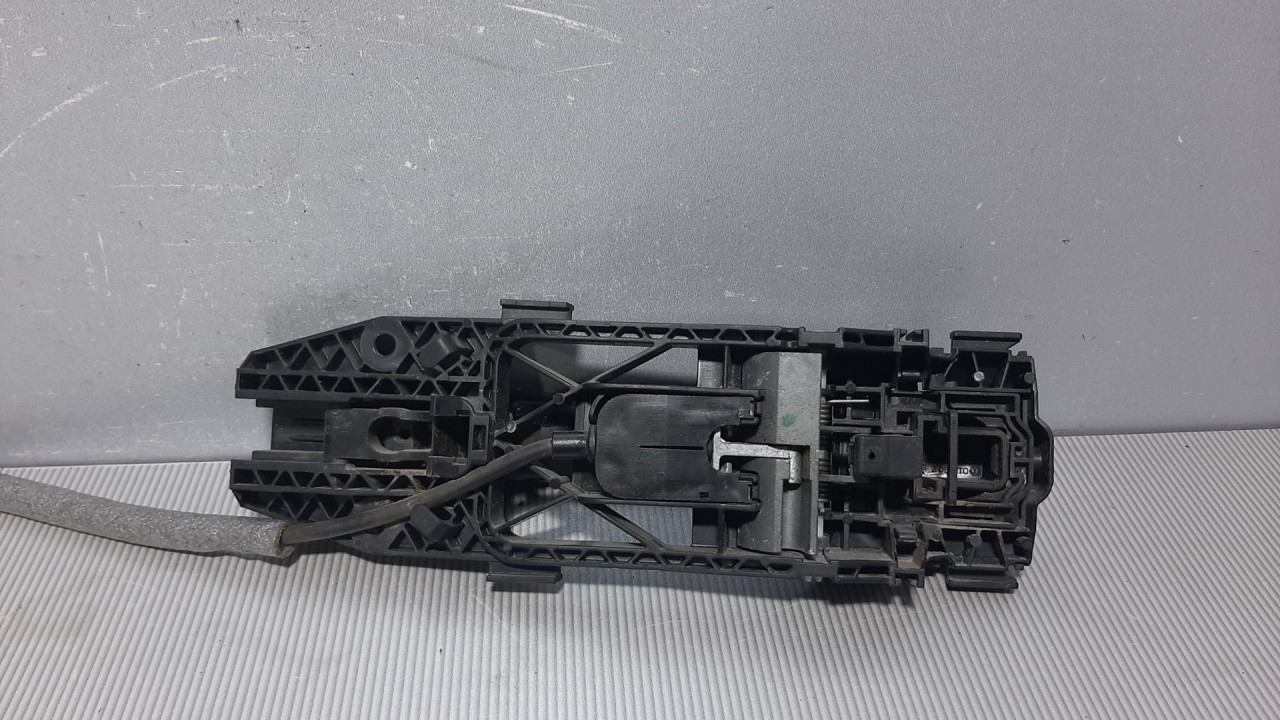 DIJELOVI RUCKA VRATA VW POLO > 09-14 5N0839885H