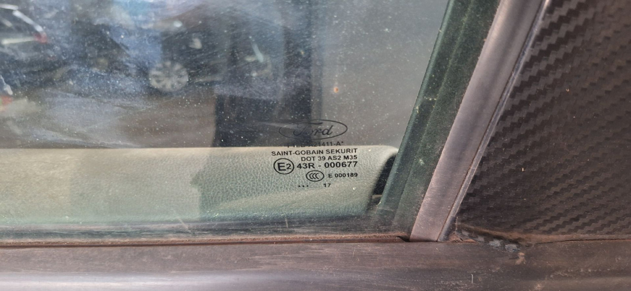 DIJELOVI STAKLO FORD FOCUS > 15-18 2.0