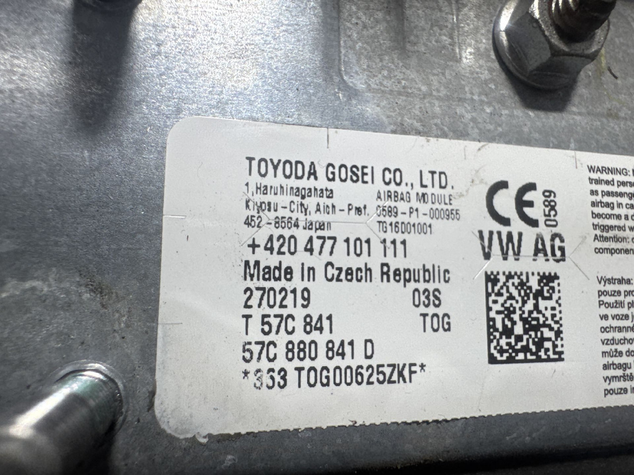 DIJELOVI AIRBAG NOGU SKODA KAROQ > 17- 57C880841D