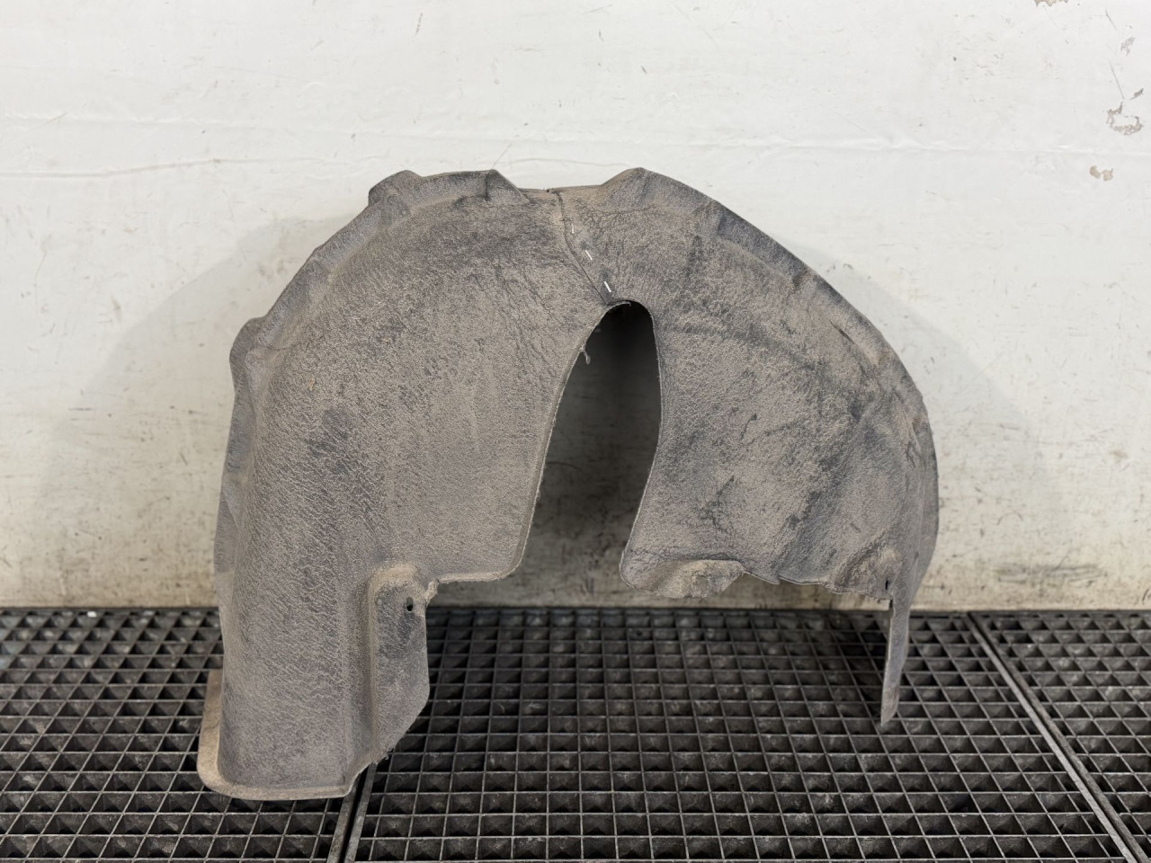 DIJELOVI UNUTRASNJI BLATOBRAN AUDI Q3 > 11-15 2.0 8P0809153A