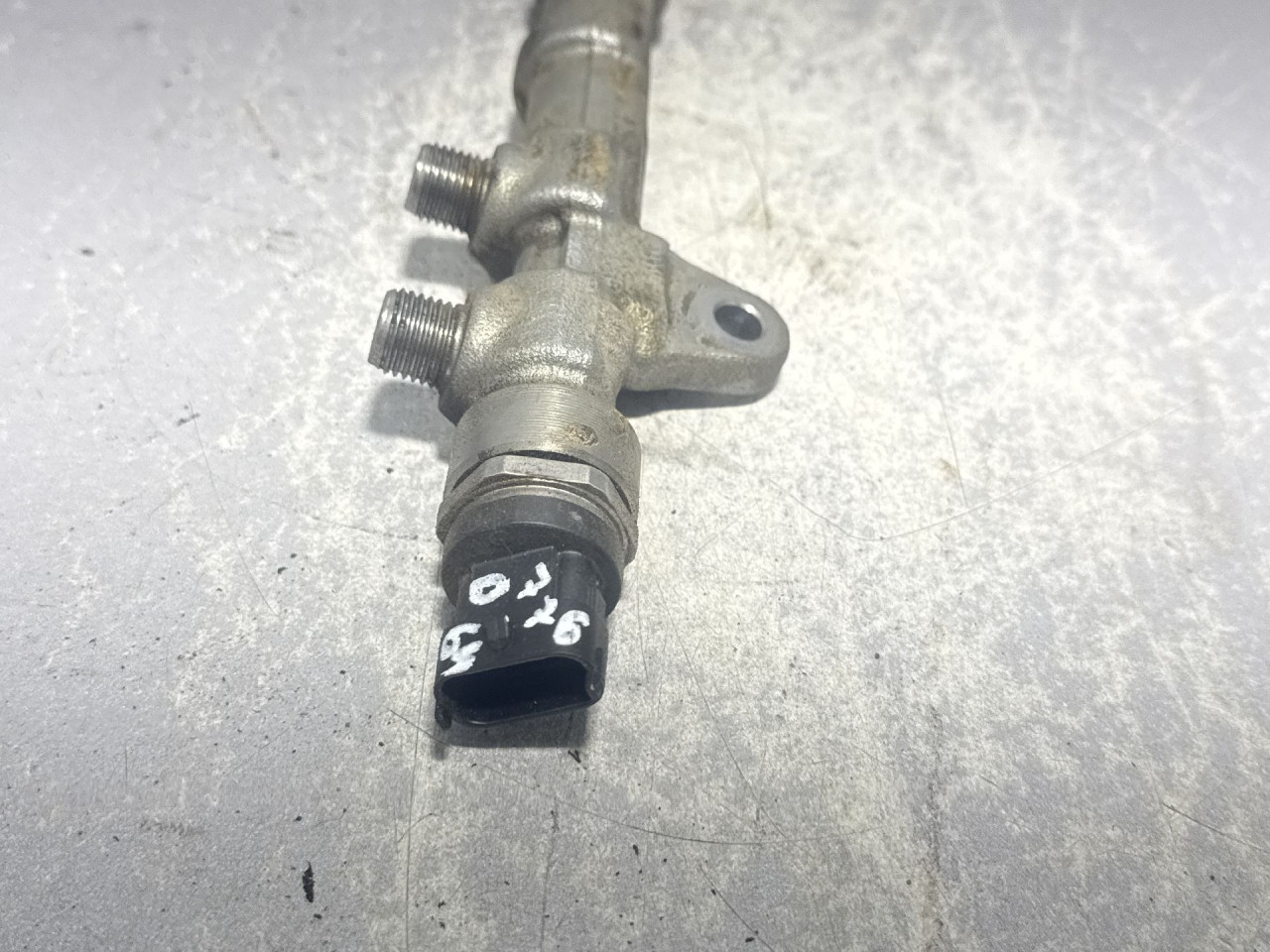 SENZOR PRITISKA GORIVA FIAT FIORINO > 07-16 0281006164