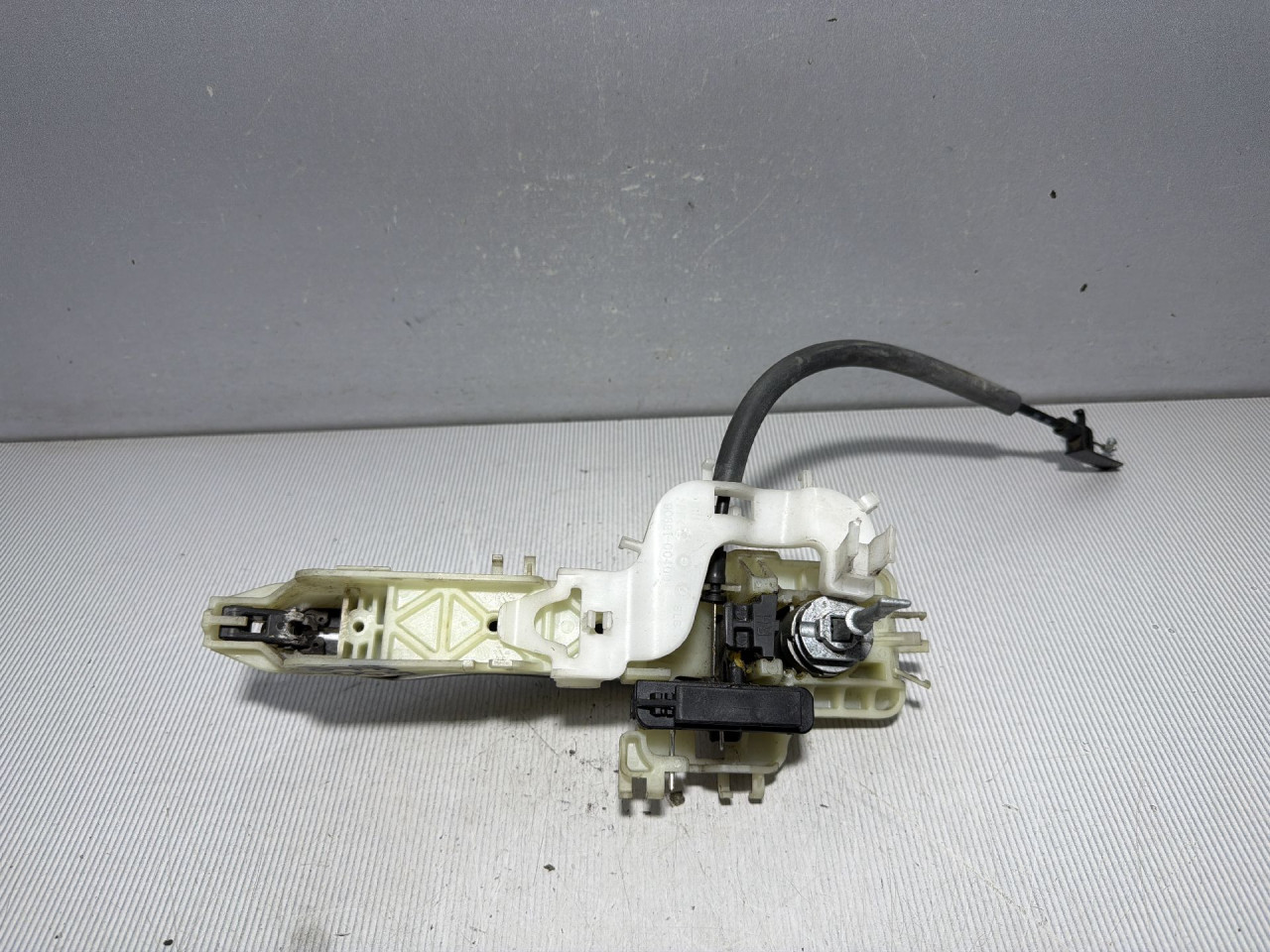 DIJELOVI RUCKA VRATA KIA SPORTAGE > 11-15 1.7 826653U000
