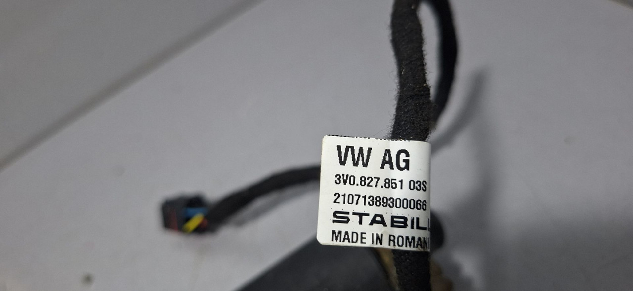 DIJELOVI AMORTIZER GEPEKA SKODA SUPERB > 15-19 2.0 3V0827851