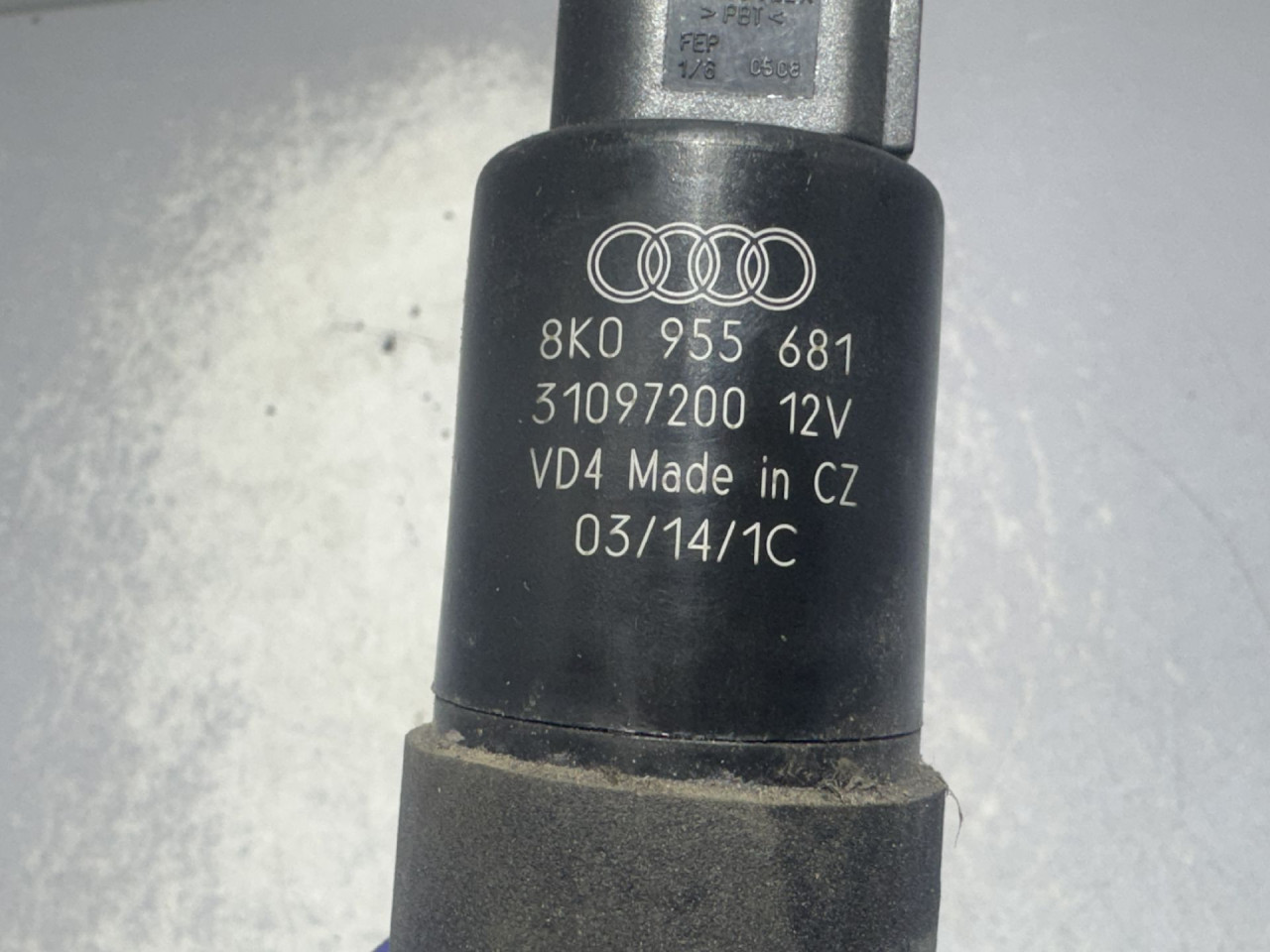 PRSKALICA ZA FAROVE AUDI A4 (B8) > 12-15 8K0955681