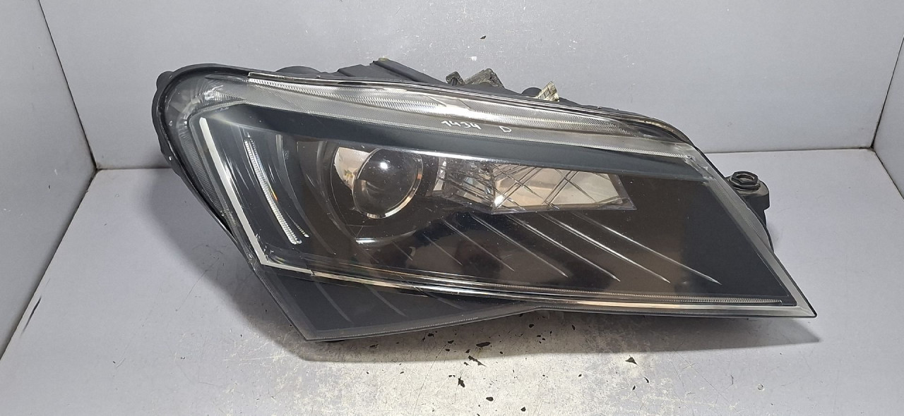 DIJELOVI FAR SKODA SUPERB > 15-19 2.0 3V2941016B