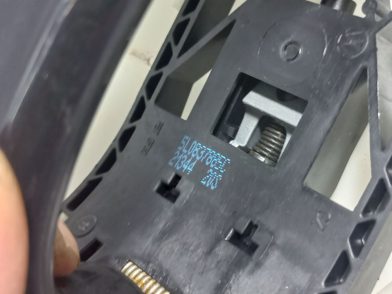 RUCKA VRATA SKODA OCTAVIA > 13-16 5L0837885C