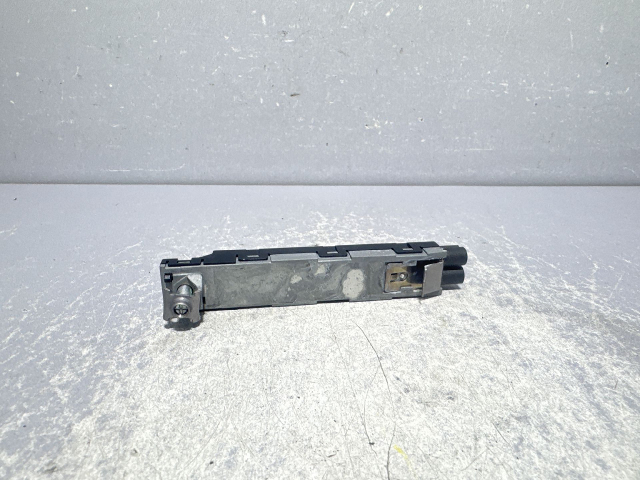 DIJELOVI ANTENA SKODA KAROQ > 17- 5E5035577B