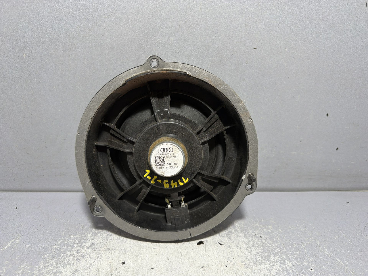 DIJELOVI ZVUCNIK AUDI Q5 > 08-11 3.0 8R0035411