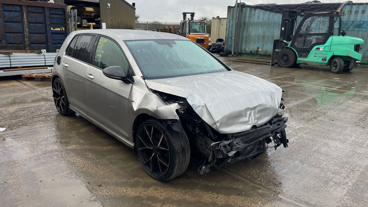 VW GOLF 7  2013 1.6 MOTOR CLHA MJENJAC DIJELOVI