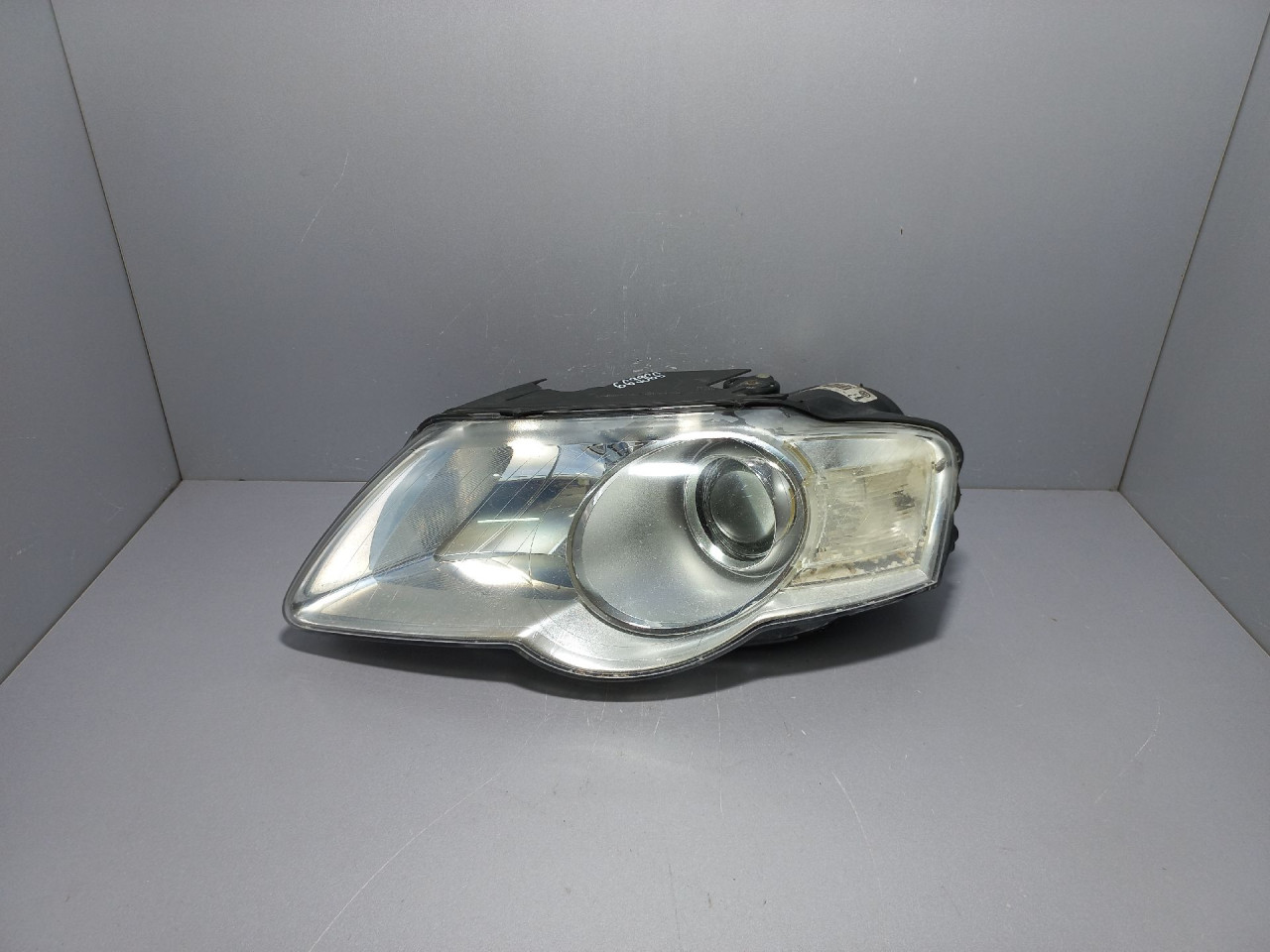 DIJELOVI FAR VW PASSAT B6 > 05-10 3C0941005S
