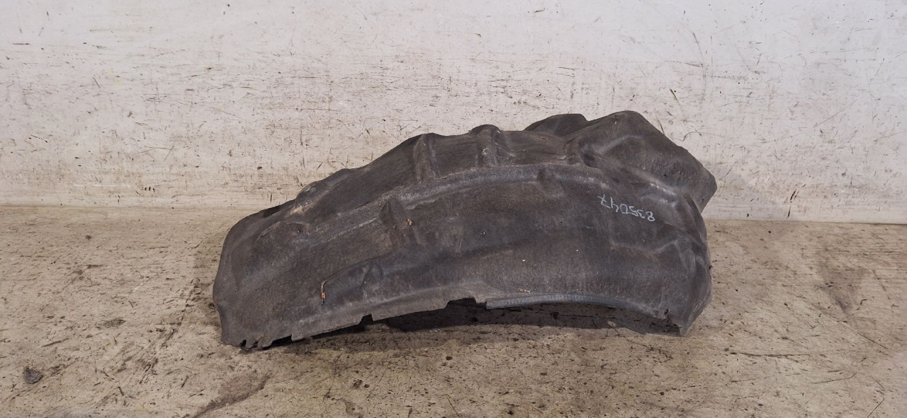DIJELOVI UNUTRASNJI BLATOBRAN AUDI A4 (B9) > 15-18 2.0
