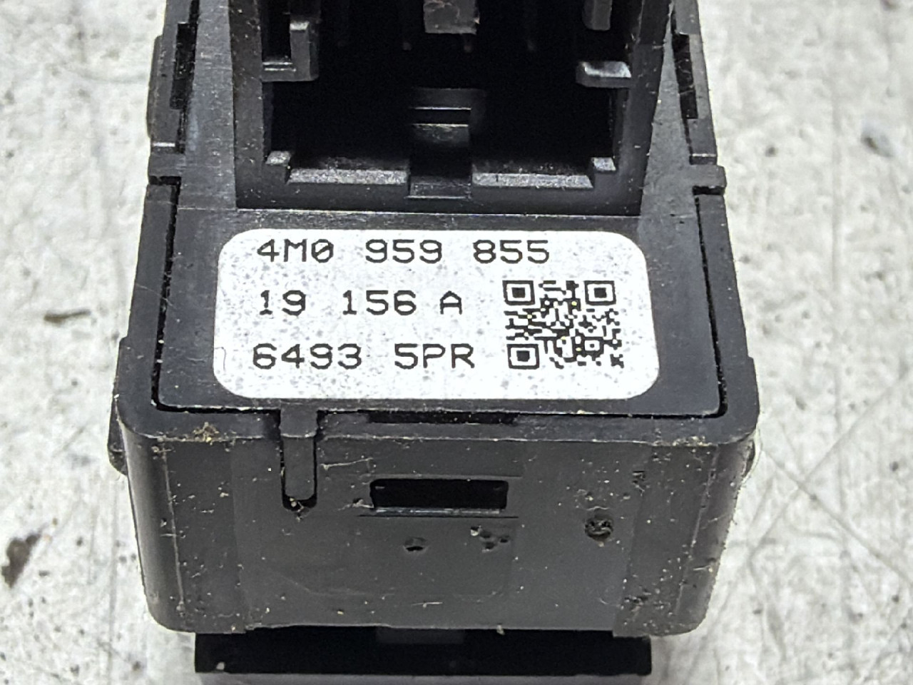 DIJELOVI PREKIDACI PROZORA AUDI A4 (B9) > 19- 3.0 4M0959855