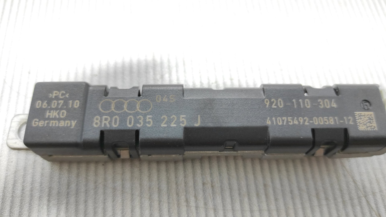 DIJELOVI ANTENA AUDI Q5 > 08-11 8R0035225J