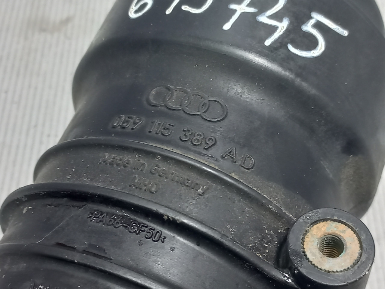 KUCISTE FILTERA ULJA VW AMAROK > 16-18 059115389AD