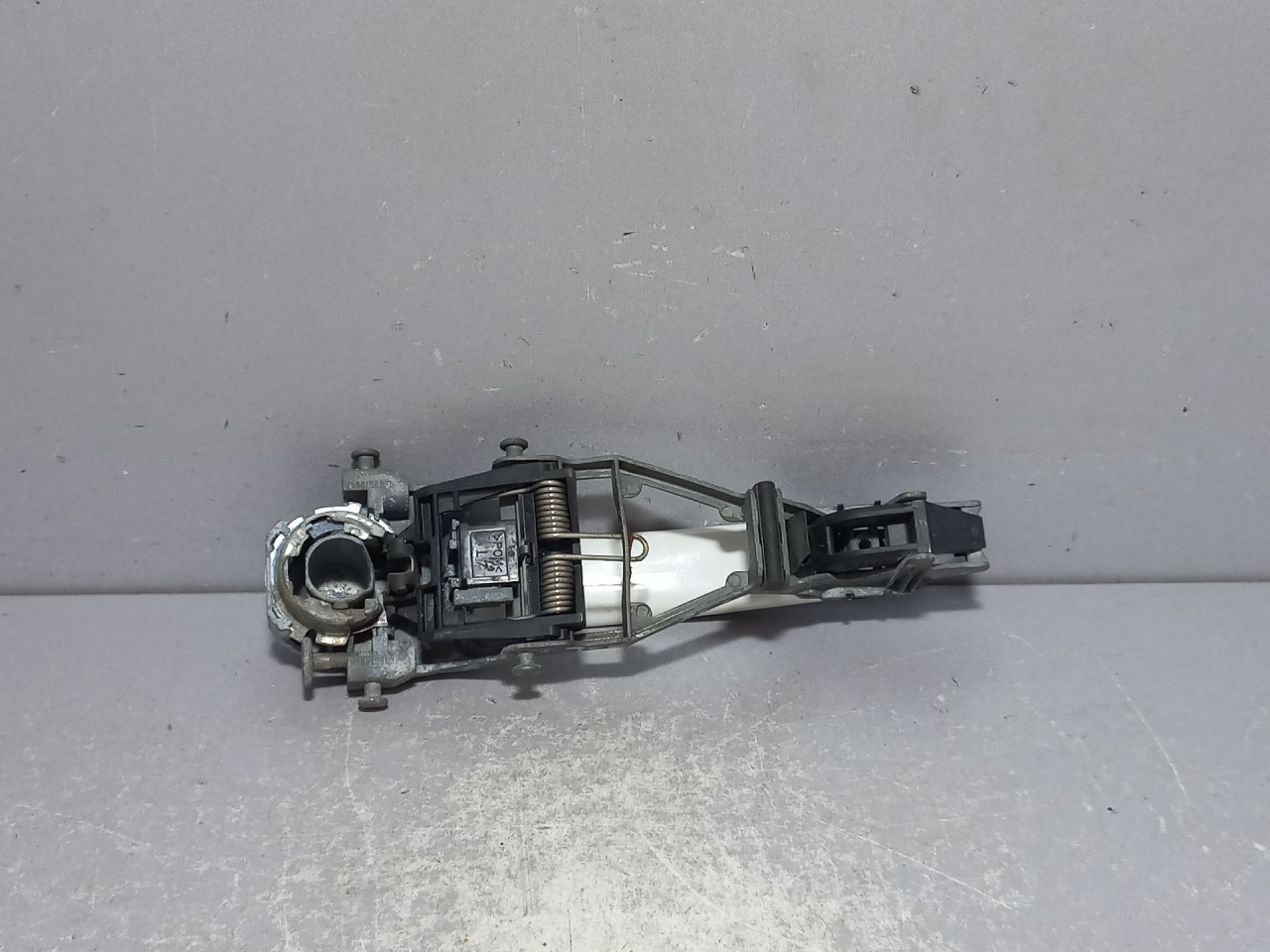 DIJELOVI RUCKA VRATA SKODA FABIA > 07-10 3B08372