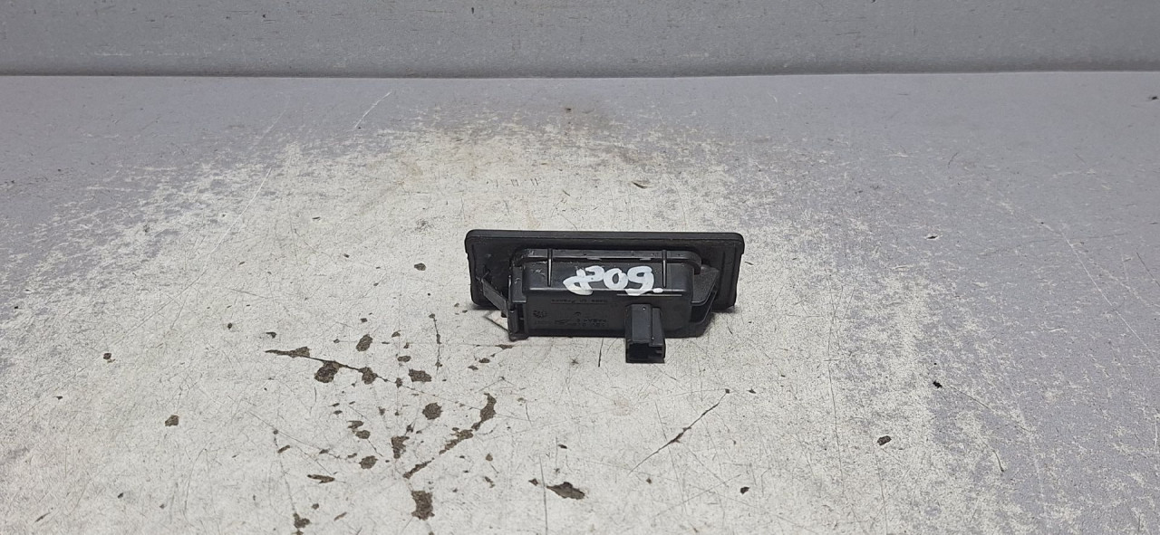 DIJELOVI RASVJETA TABLICA AUDI A4 (B9) > 15-18 5NA943021