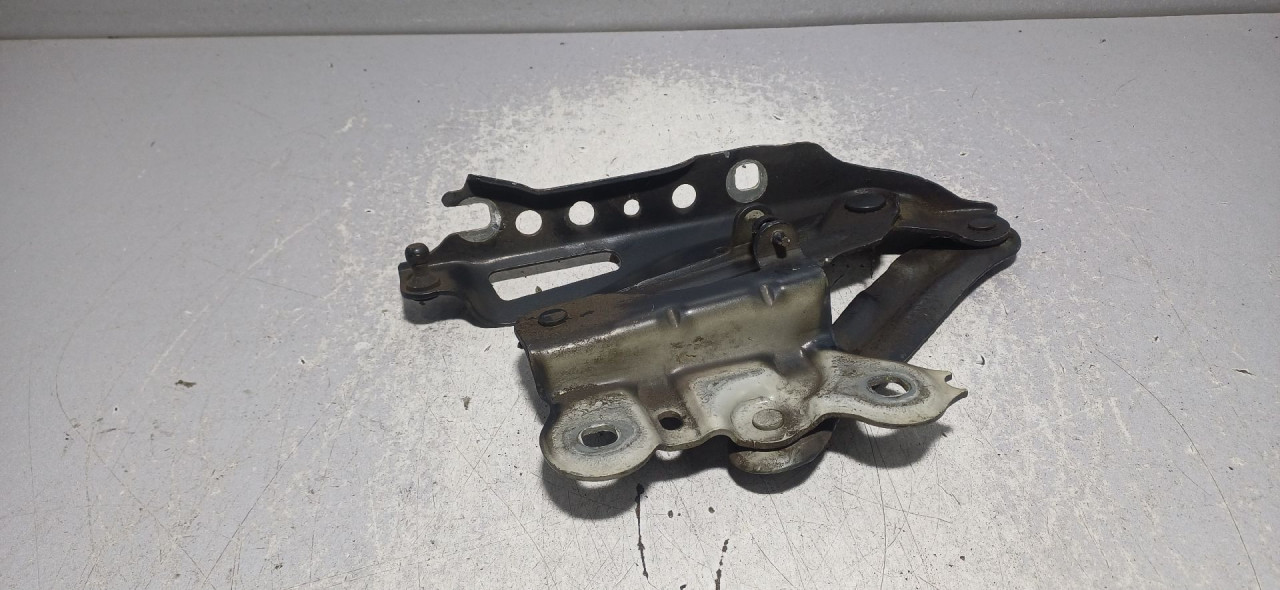 DIJELOVI SKARE OD HAUBE SKODA SUPERB > 15-19 2.0 3V0823302