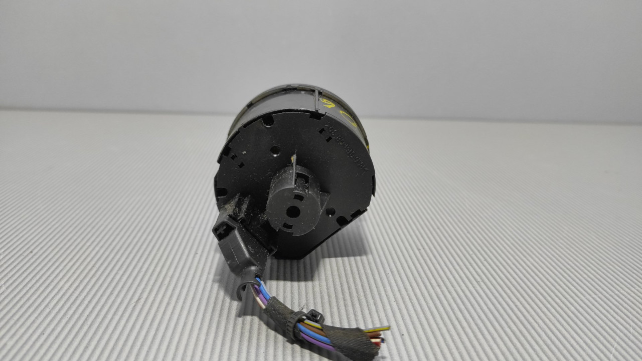 PREKIDACI SVJETLA VW CADDY > 10-15 1K0941431BB