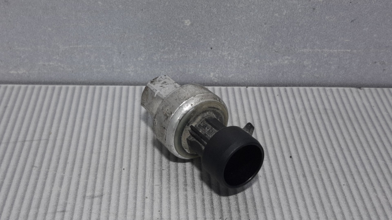 PRESOSTAT KLIME ALFA ROMEO GIULIETTA > 10-16 51768498