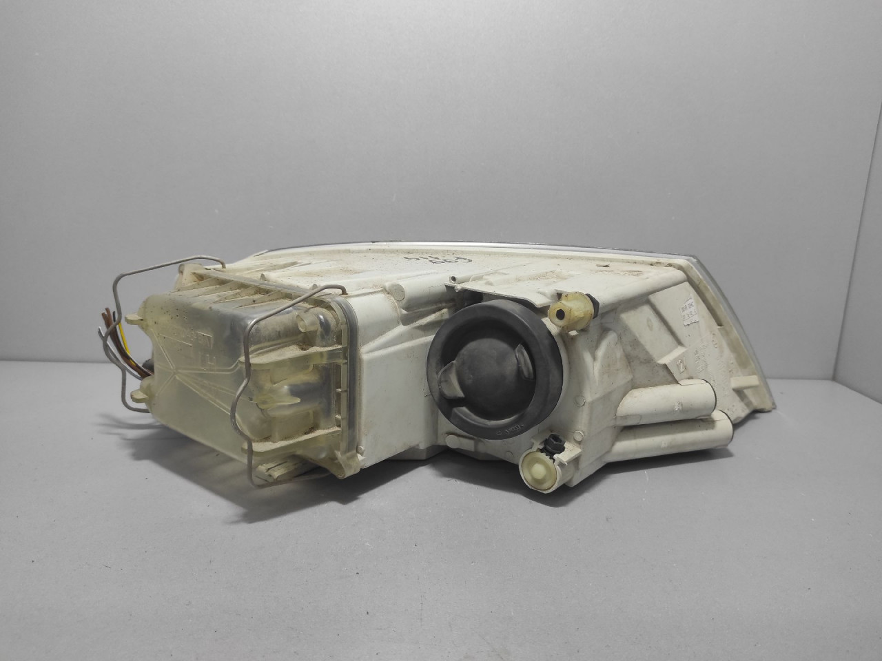 DIJELOVI FAR SKODA OCTAVIA > 04-08 VP4SHX13K046BA