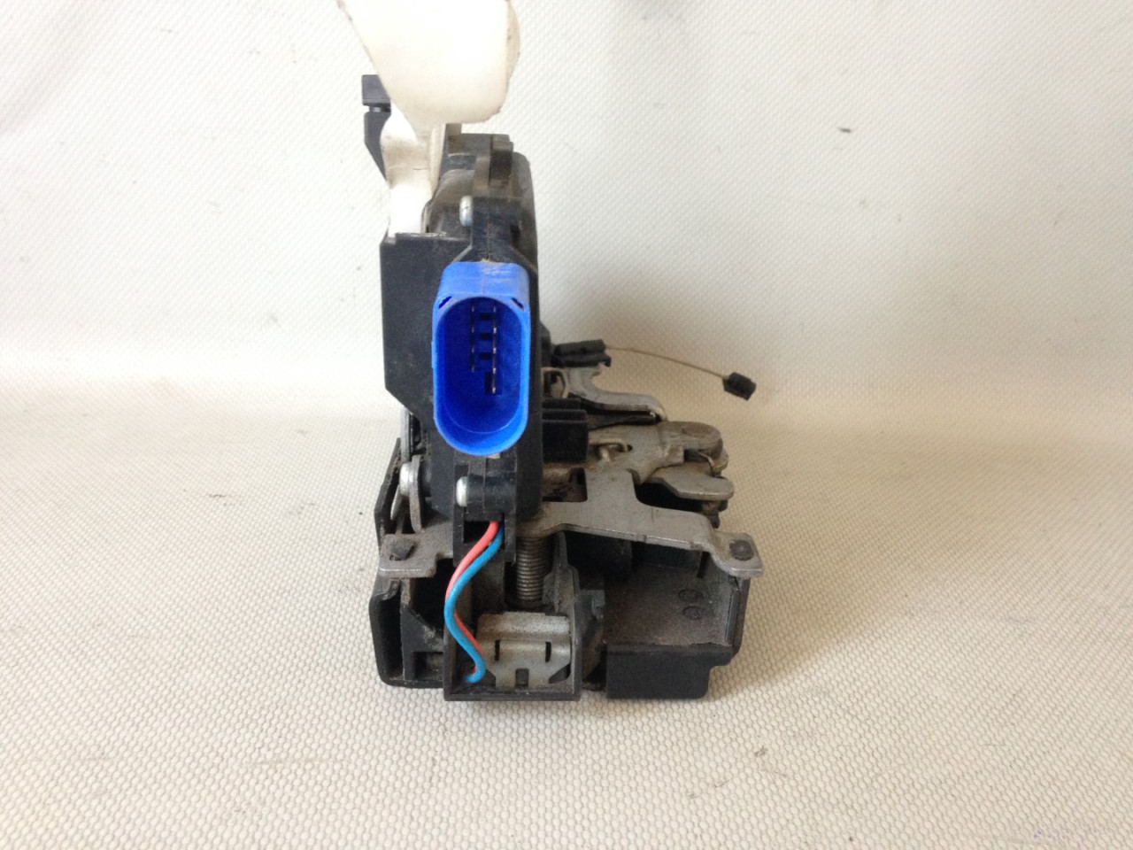 DIJELOVI BRAVA VRATA VW GOLF 5 > 03-08 3D2837015K