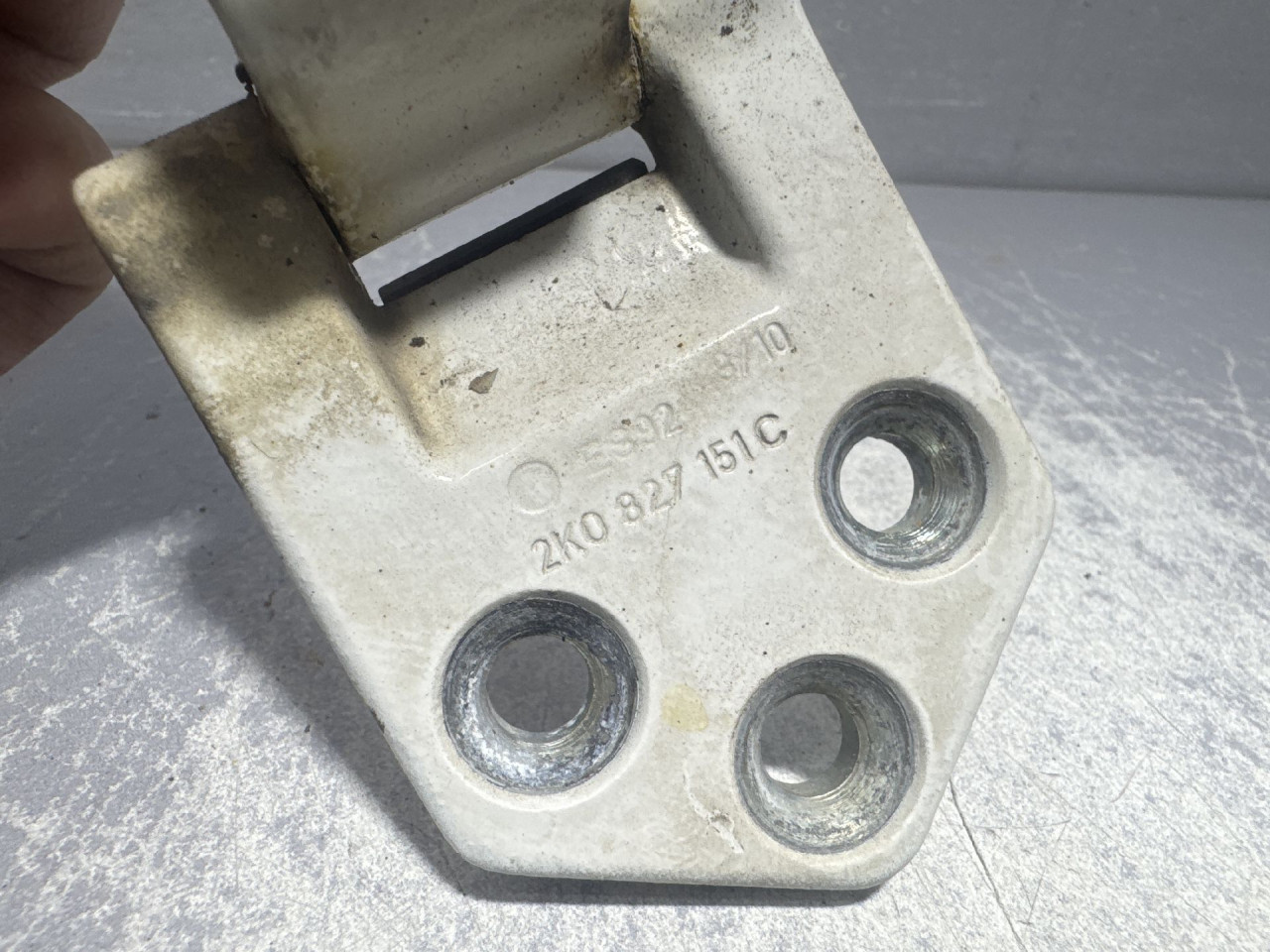 DIJELOVI BAGLAMA VW CADDY > 10-15 2K0827151C