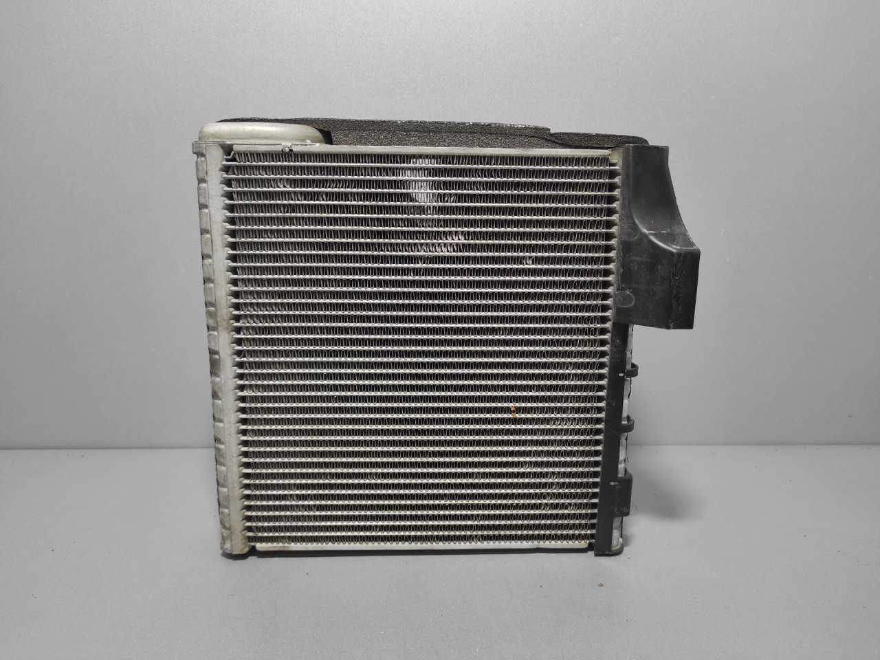MALI HLADNJAK VW PASSAT B6 > 05-10 3C1820103B